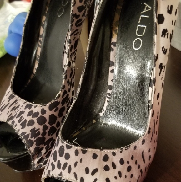 Heels - Picture 2 of 3